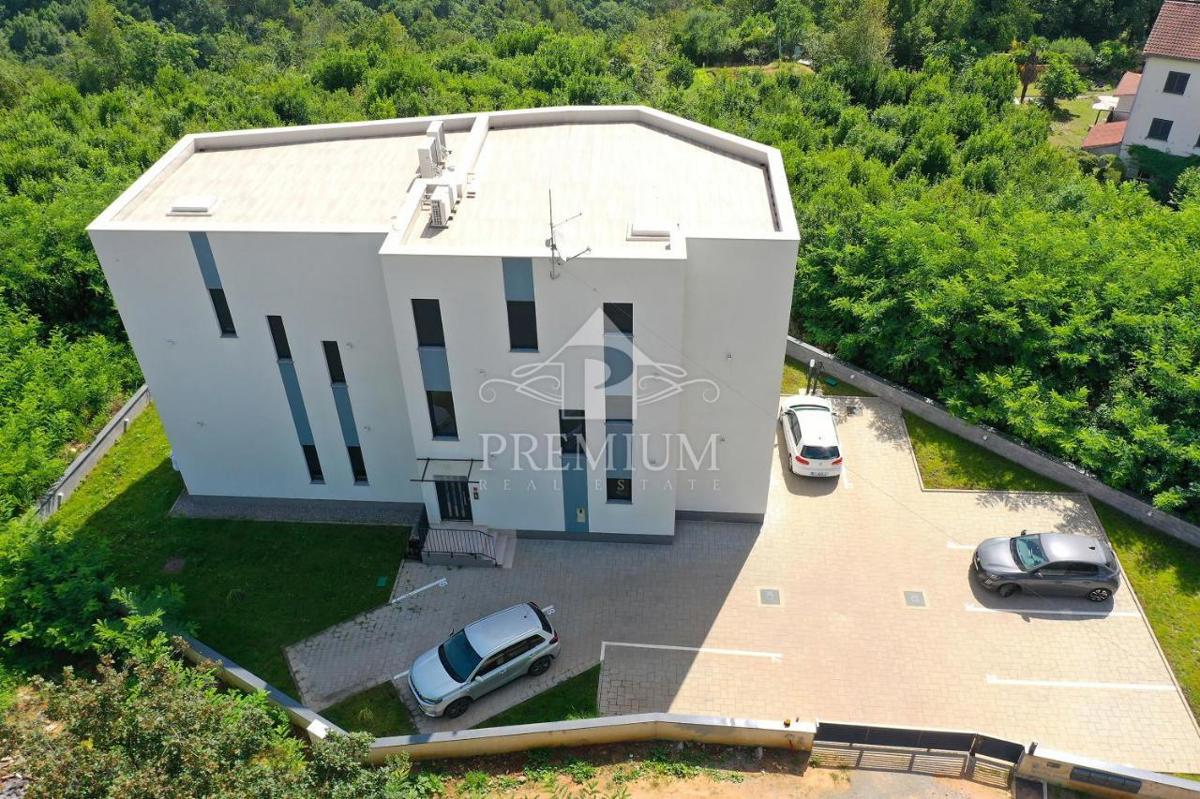 DVOKASNO MODERNO STANOVANJE, PARKIRIŠČE, ODPRT POGLED