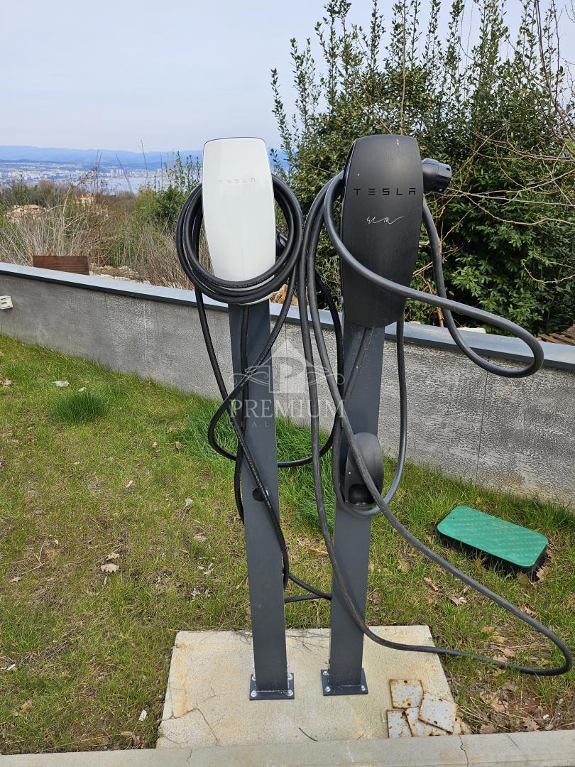 DVOKASNO MODERNO STANOVANJE, PARKIRIŠČE, ODPRT POGLED