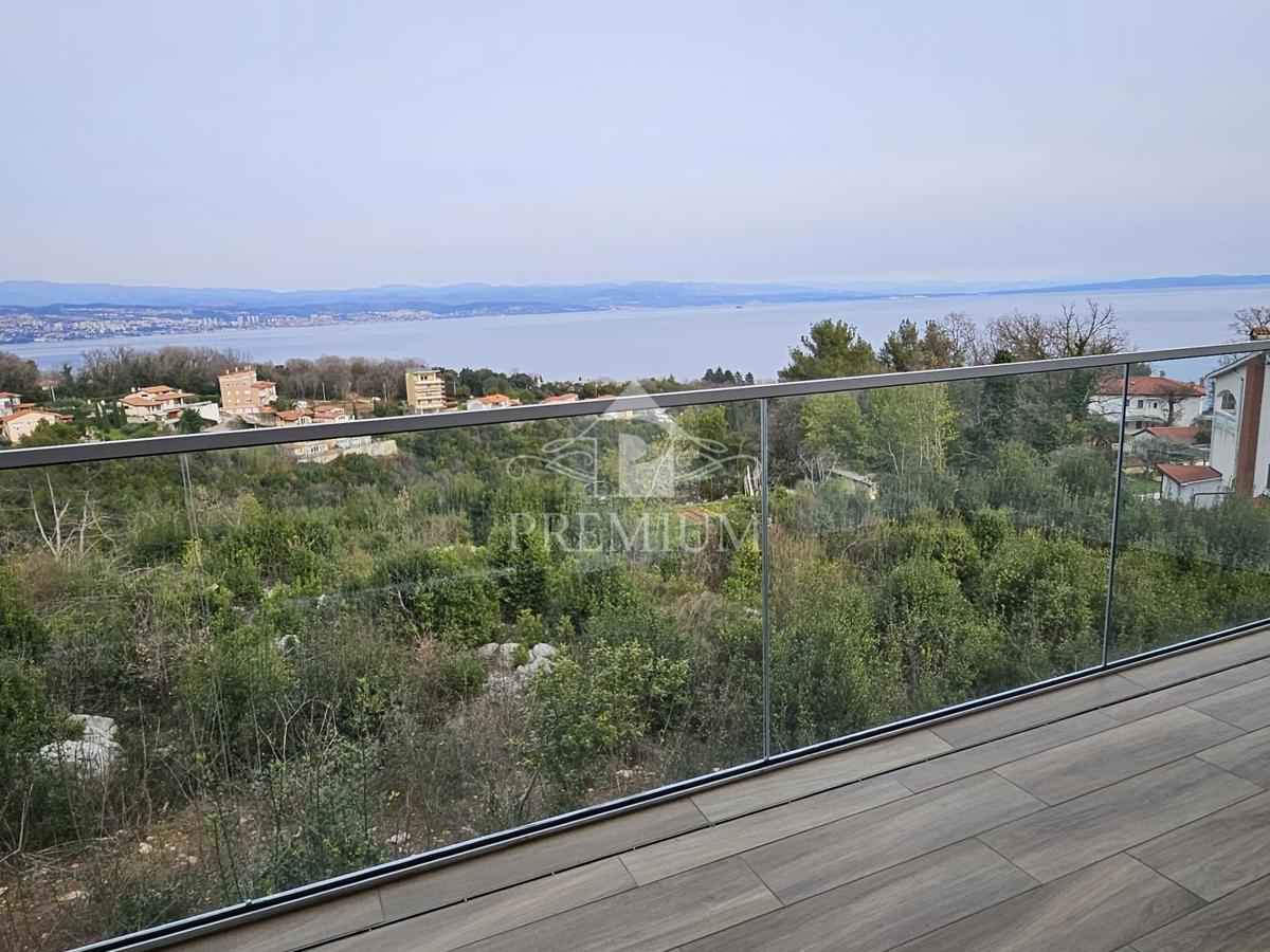 DVOKASNO MODERNO STANOVANJE, PARKIRIŠČE, ODPRT POGLED