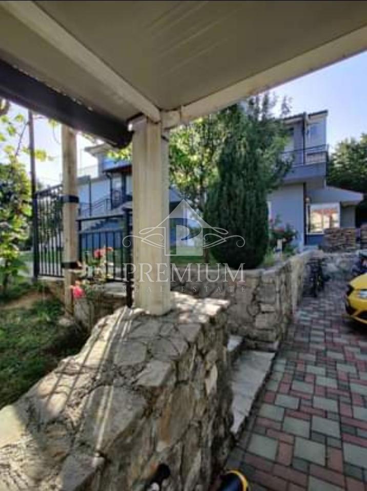 TRISOBNO STANOVANJE V NOVOGRADNJI, PARKIRIŠČE