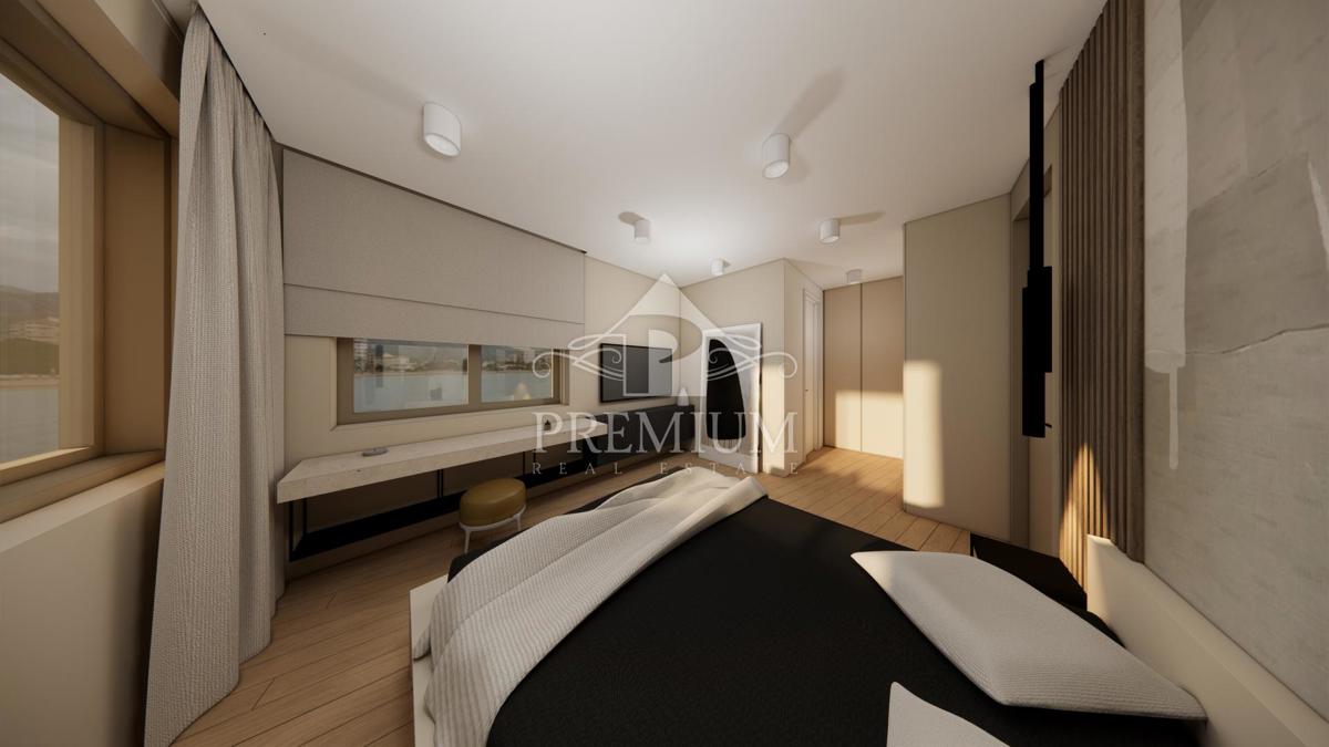 PENTHOUSE Z BAZENOM, DVIGALOM, GARAŽO, BLIŽINA MORJA