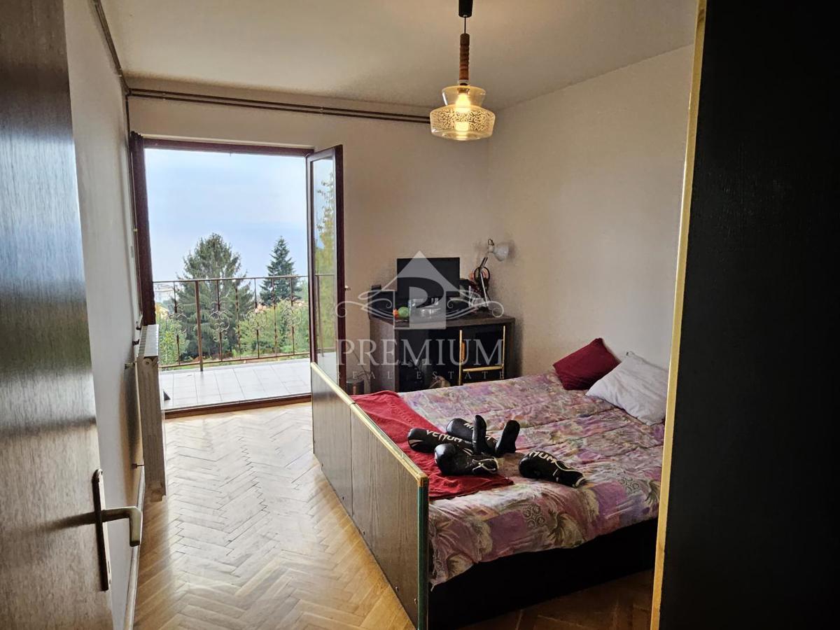 STANOVANJE S PARKIRIŠČEM NA MIRNI LOKACIJI