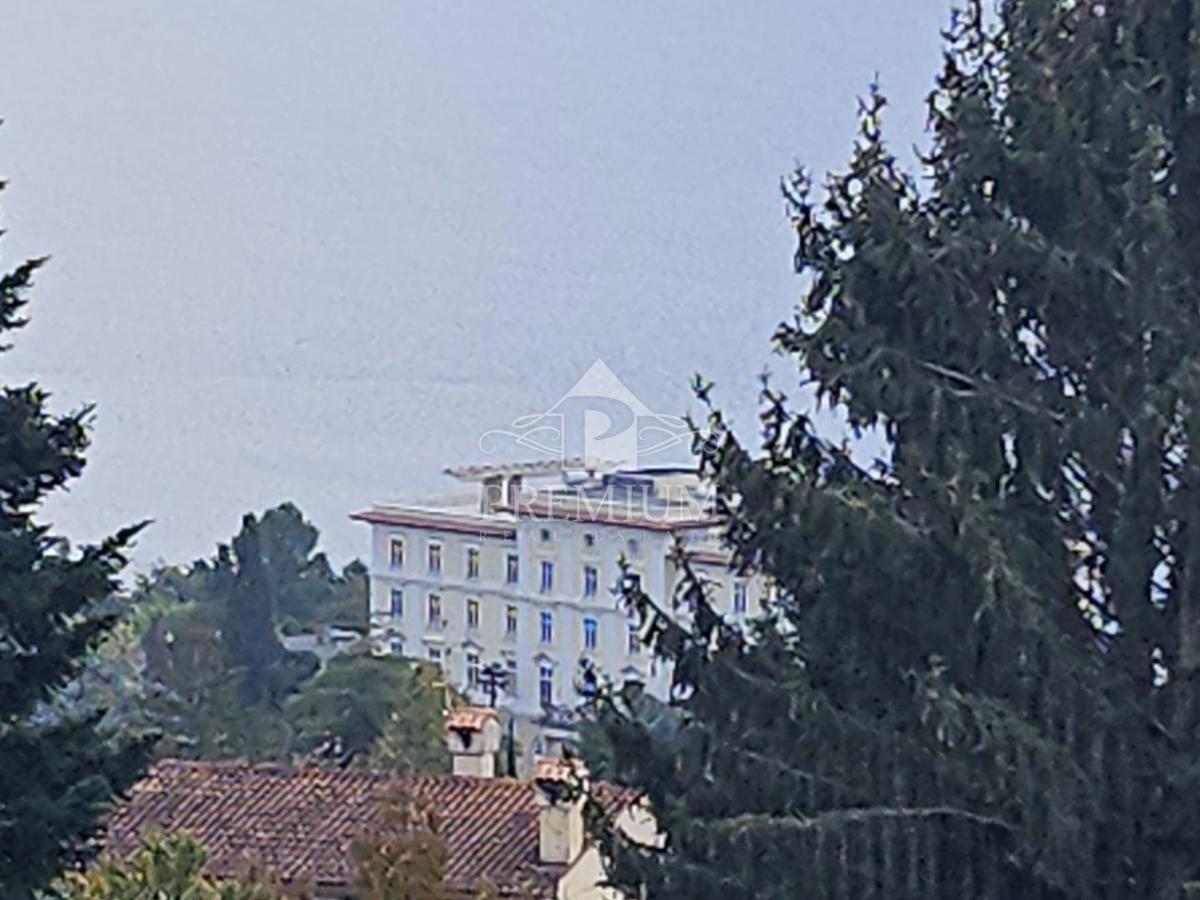 STANOVANJE S PARKIRIŠČEM NA MIRNI LOKACIJI