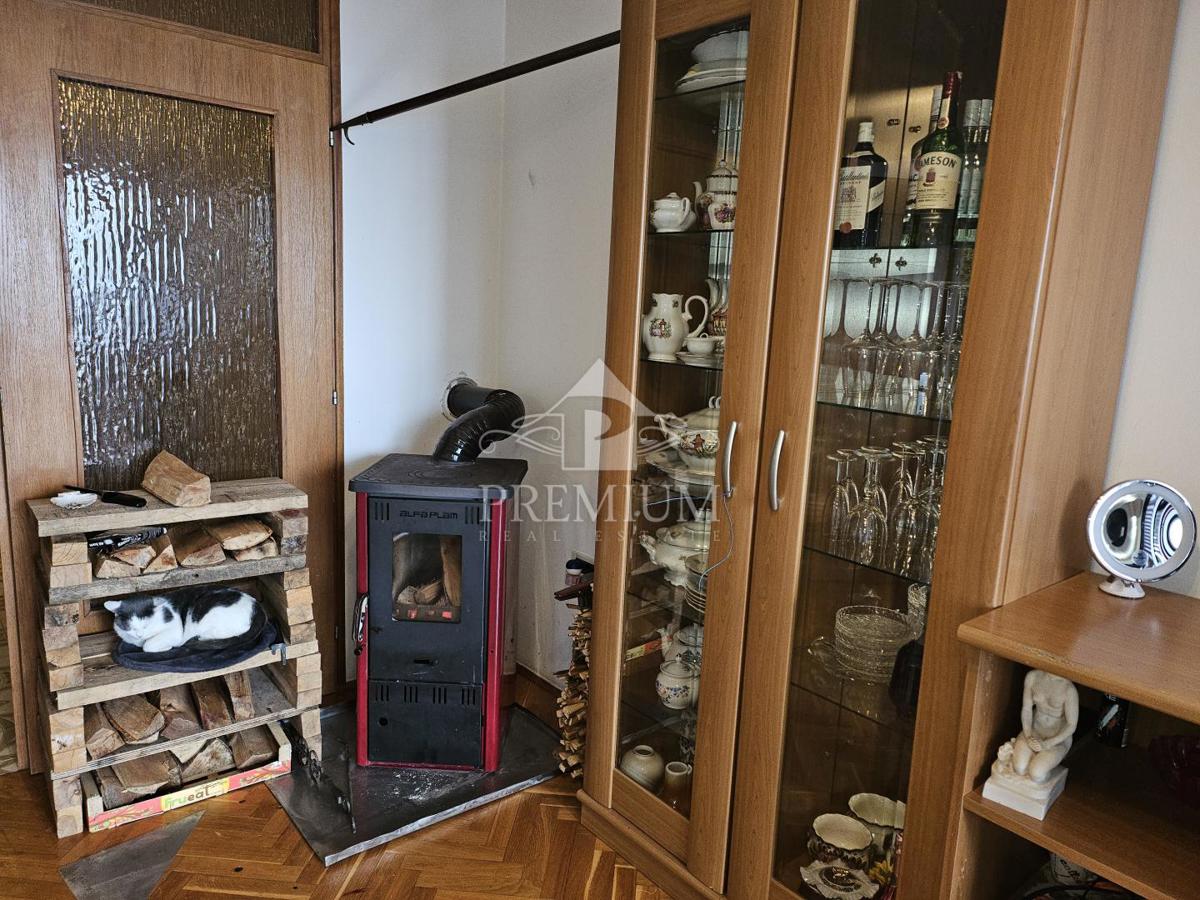 STANOVANJE S PARKIRIŠČEM NA MIRNI LOKACIJI