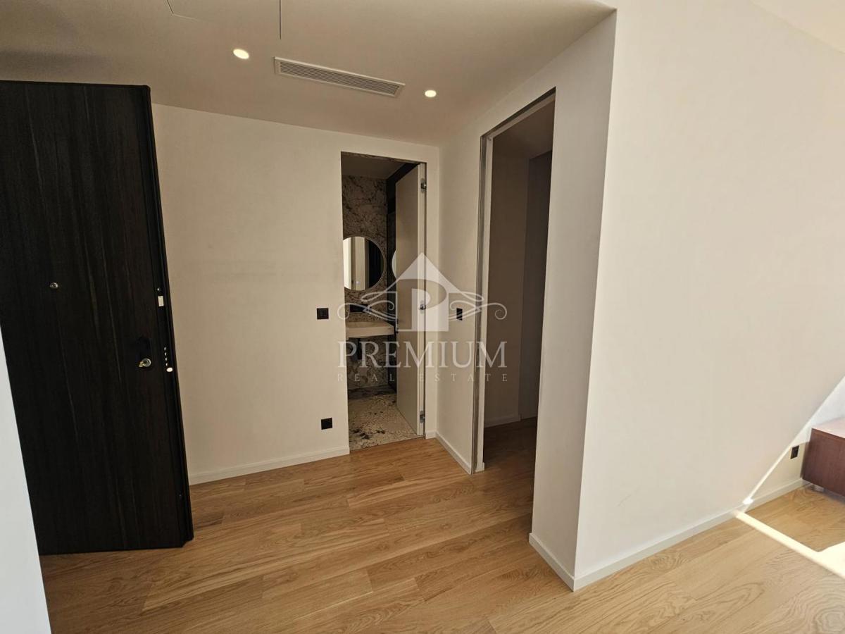 PENTHOUSE, BAZEN, ODPRT POGLED, GARAŽA, DVIGALO