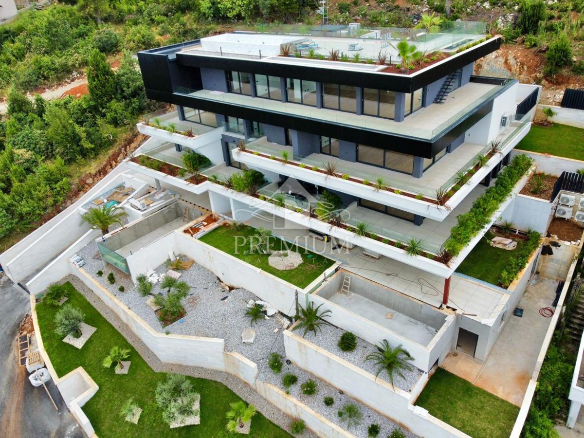 PENTHOUSE, BAZEN, ODPRT POGLED, GARAŽA, DVIGALO