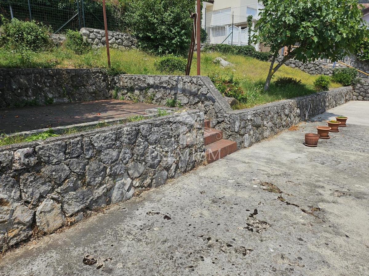 STANOVANJE V BLIŽINI CENTRA Z PREKRASNIM RAZGLEDOM