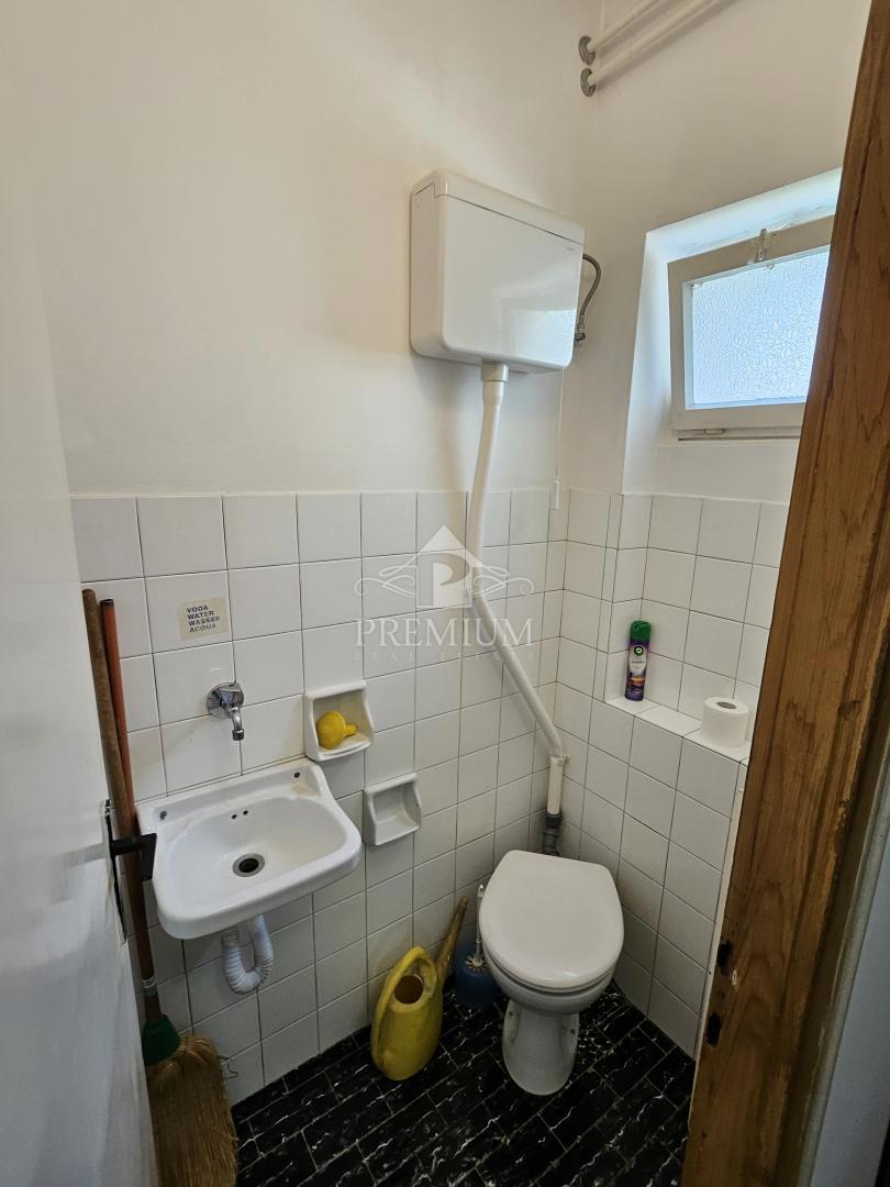 STANOVANJE V BLIŽINI CENTRA Z PREKRASNIM RAZGLEDOM