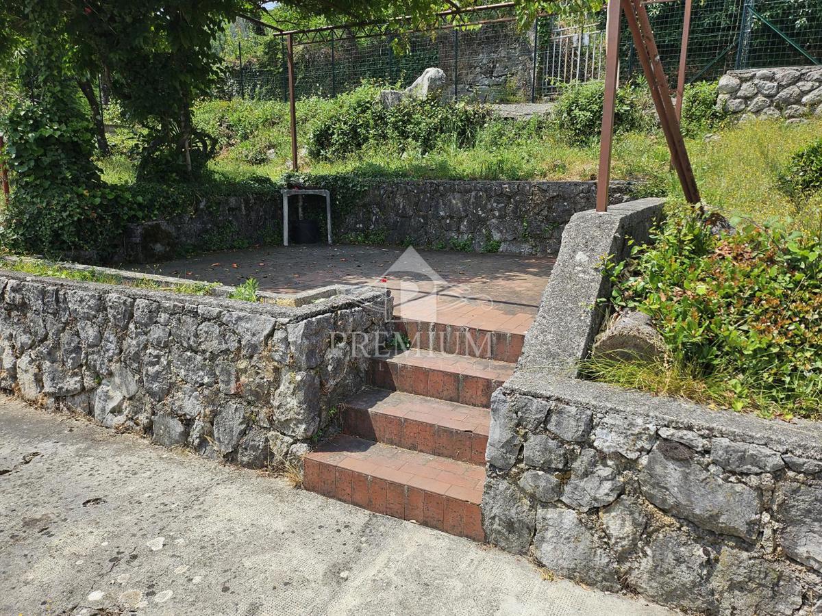 STANOVANJE V BLIŽINI CENTRA Z PREKRASNIM RAZGLEDOM