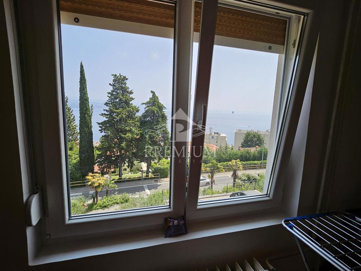STANOVANJE V BLIŽINI CENTRA Z PREKRASNIM RAZGLEDOM