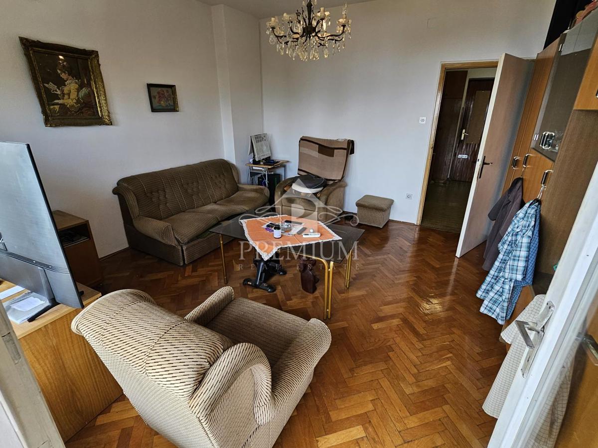 STANOVANJE V BLIŽINI CENTRA Z PREKRASNIM RAZGLEDOM