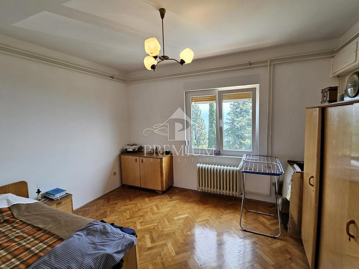 STANOVANJE V BLIŽINI CENTRA Z PREKRASNIM RAZGLEDOM