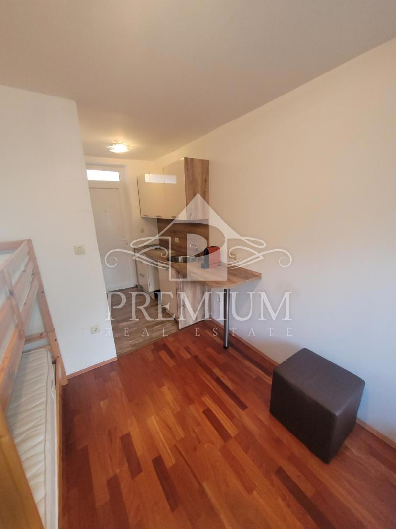 GARSONJERA, 16 m2, blizu centra