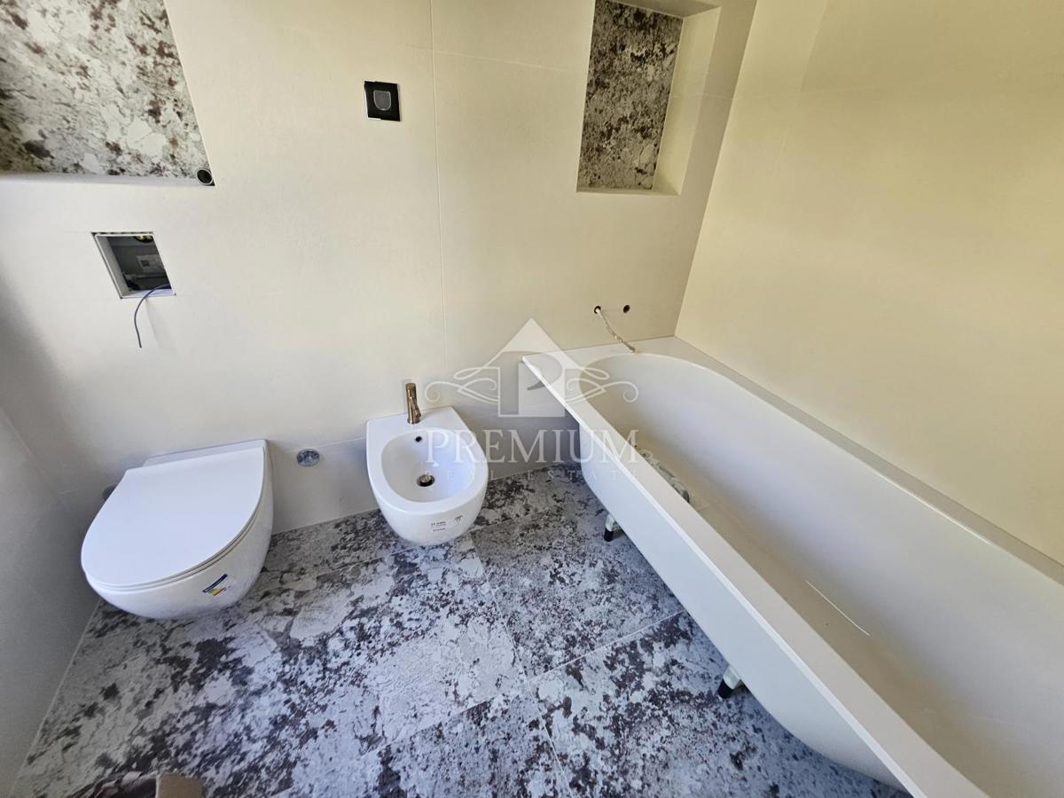 NOVOZGRAJENO STANOVANJE, GARAŽA, DVIGALO, RAZGLED