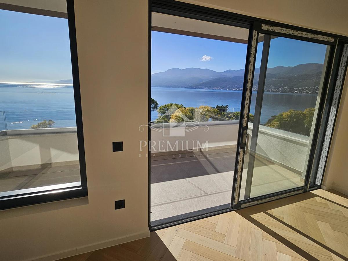 NOVOZGRAJENO STANOVANJE, GARAŽA, DVIGALO, RAZGLED