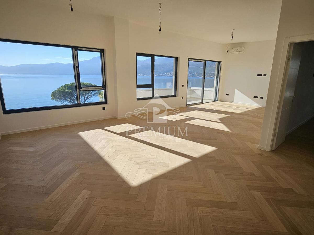 NOVOZGRAJENO STANOVANJE, GARAŽA, DVIGALO, RAZGLED