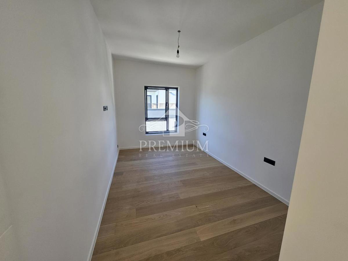 NOVOZGRAJENO STANOVANJE, GARAŽA, DVIGALO, RAZGLED