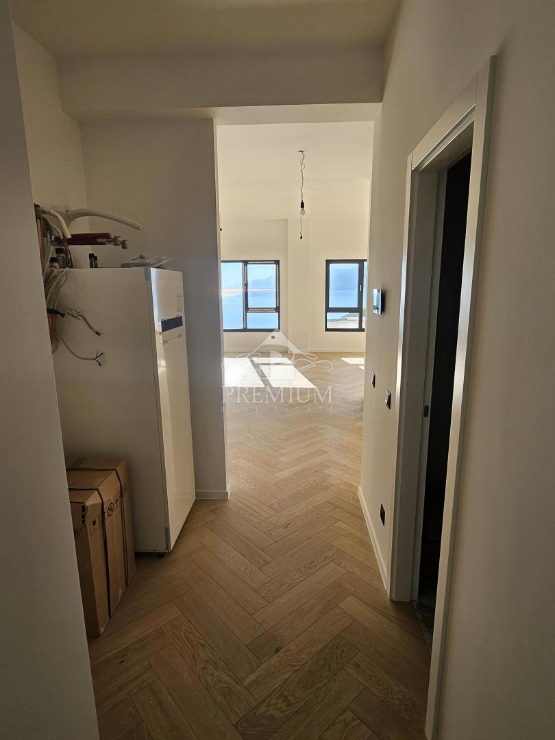 NOVOZGRAJENO STANOVANJE, GARAŽA, DVIGALO, RAZGLED