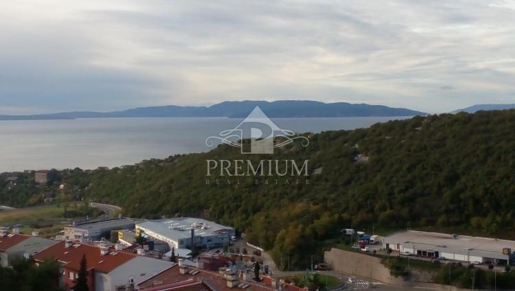 DVONADSTROPNO STANOVANJE V NOVOGRADNJI, GARAŽA, RAZGLED