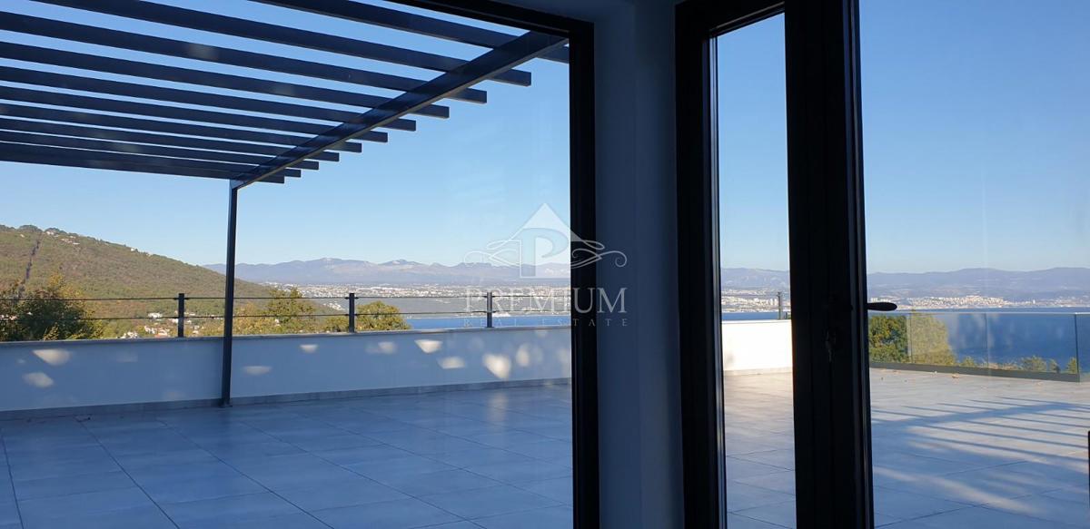 MODERNA VILA Z BAZENOM, PRIMERNA ZA TURIZEM