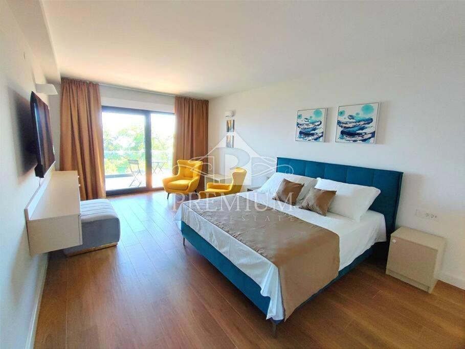 MODERNA VILA Z BAZENOM, PRIMERNA ZA TURIZEM