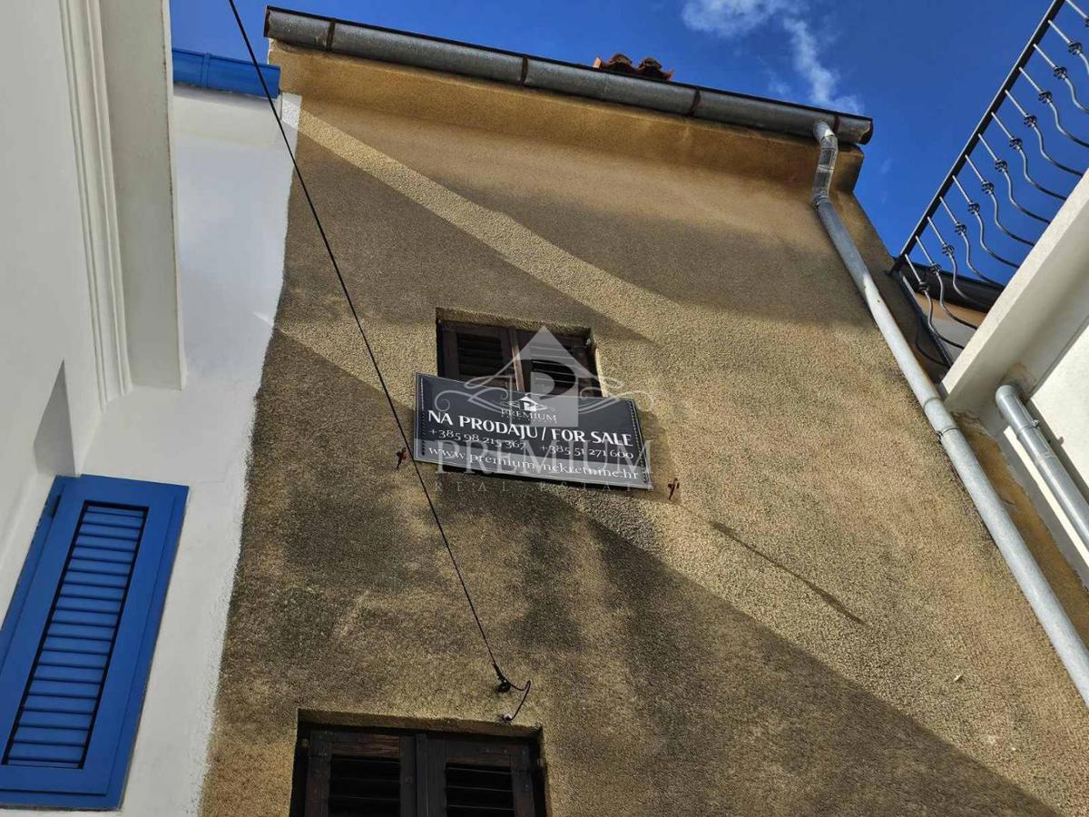HIŠA V NIZU, STARO MESTNO JEDRO, STREŠNA TERASA Z RAZGLEDOM