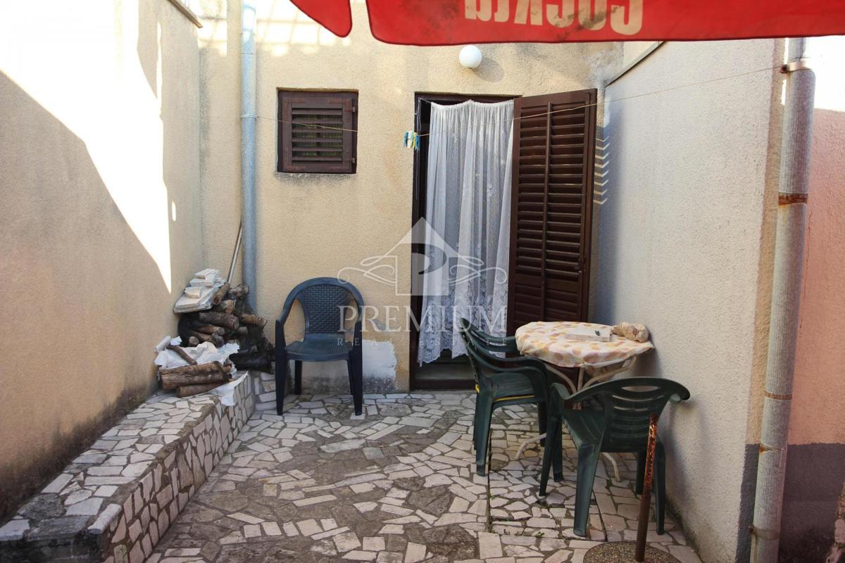HIŠA V NIZU, STARO MESTNO JEDRO, STREŠNA TERASA Z RAZGLEDOM