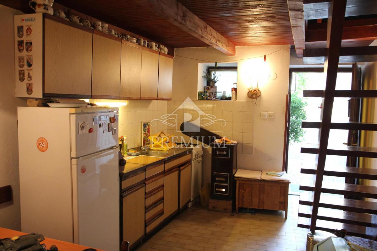 HIŠA V NIZU, STARO MESTNO JEDRO, STREŠNA TERASA Z RAZGLEDOM