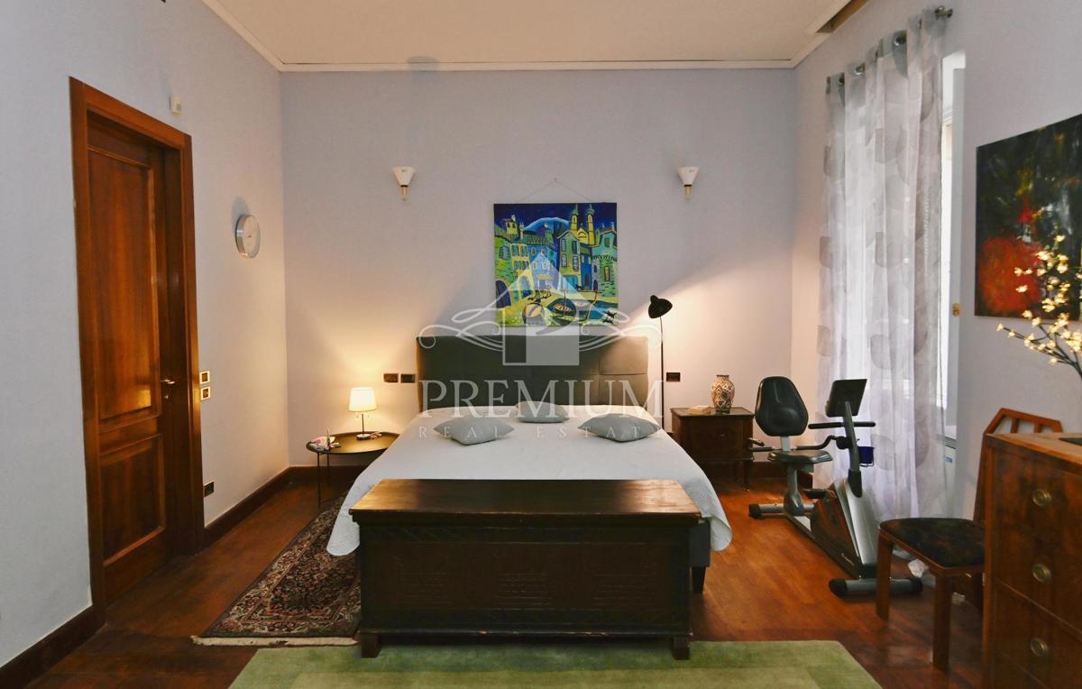 PROSTORNO STANOVANJE V CENTRU, BLIŽINA MORJA