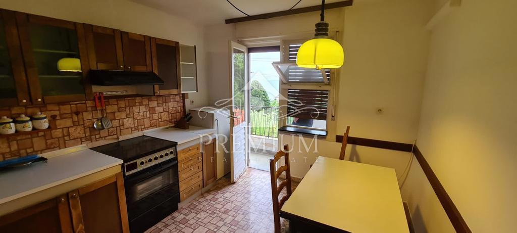 STANOVANJE 50 m2 Z LOŽO, POGLED NA MORJE