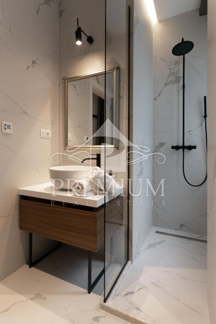 LUKSUZNO STANOVANJE, 160 m2, 2 APP + 3 SOBE