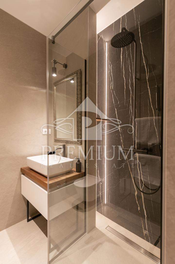 LUKSUZNO STANOVANJE, 160 m2, 2 APP + 3 SOBE