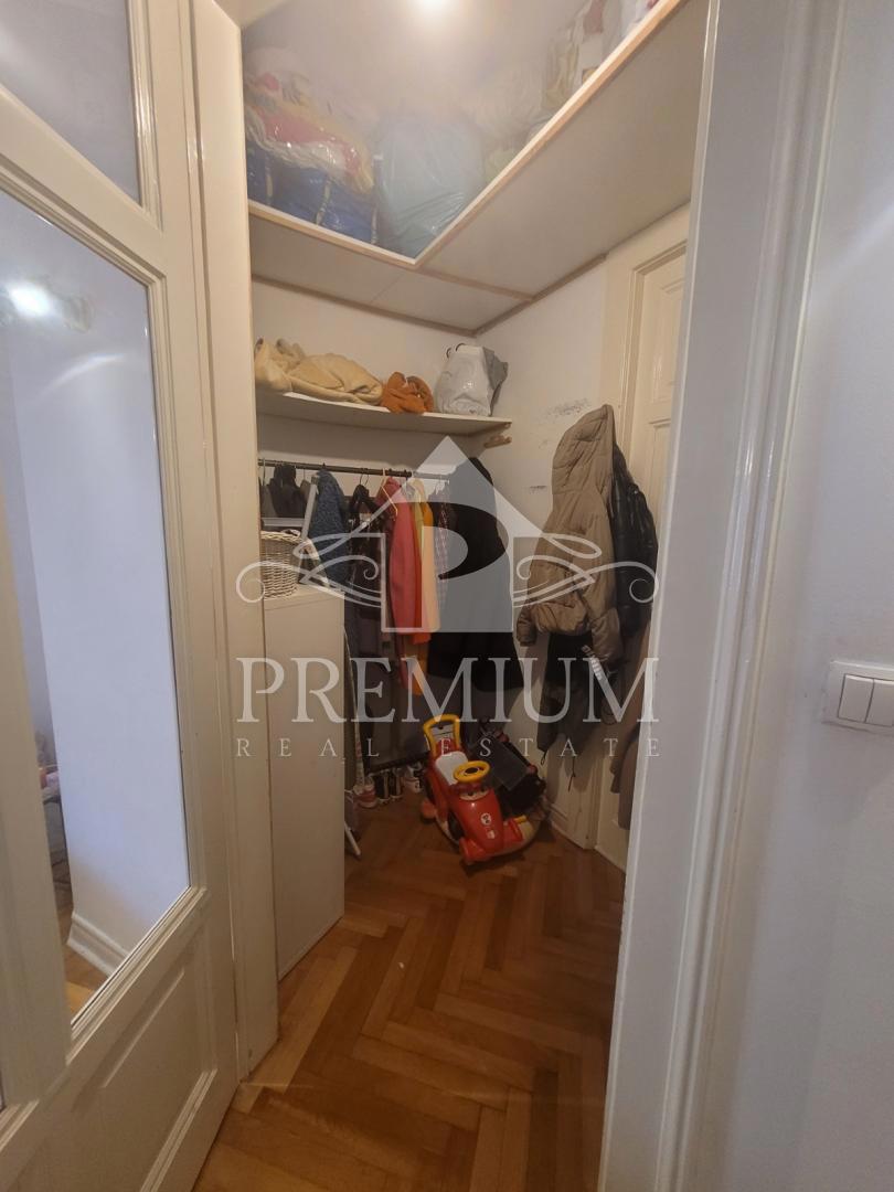 UDOBNO NEŽNO STANOVANJE V CENTRU REKE