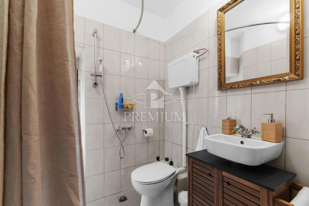 OBNOVLJENA STARA KAMNITA HIŠA