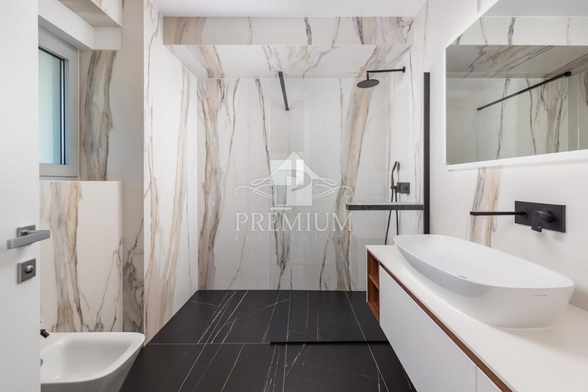 PENTHOUSE Z BAZENOM, DVIGALOM, GARAŽO, RAZGLED