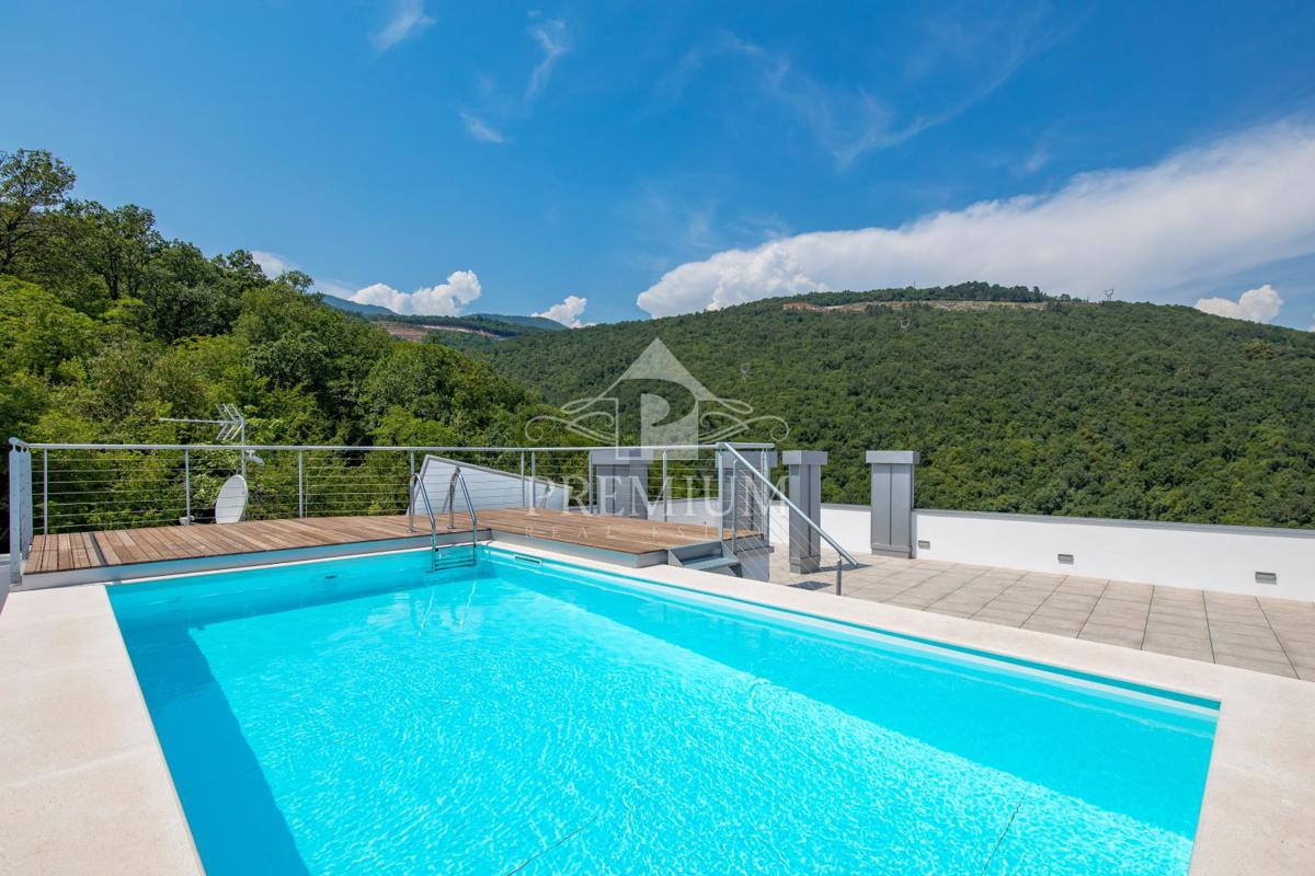 PENTHOUSE Z BAZENOM, DVIGALOM, GARAŽO, RAZGLED
