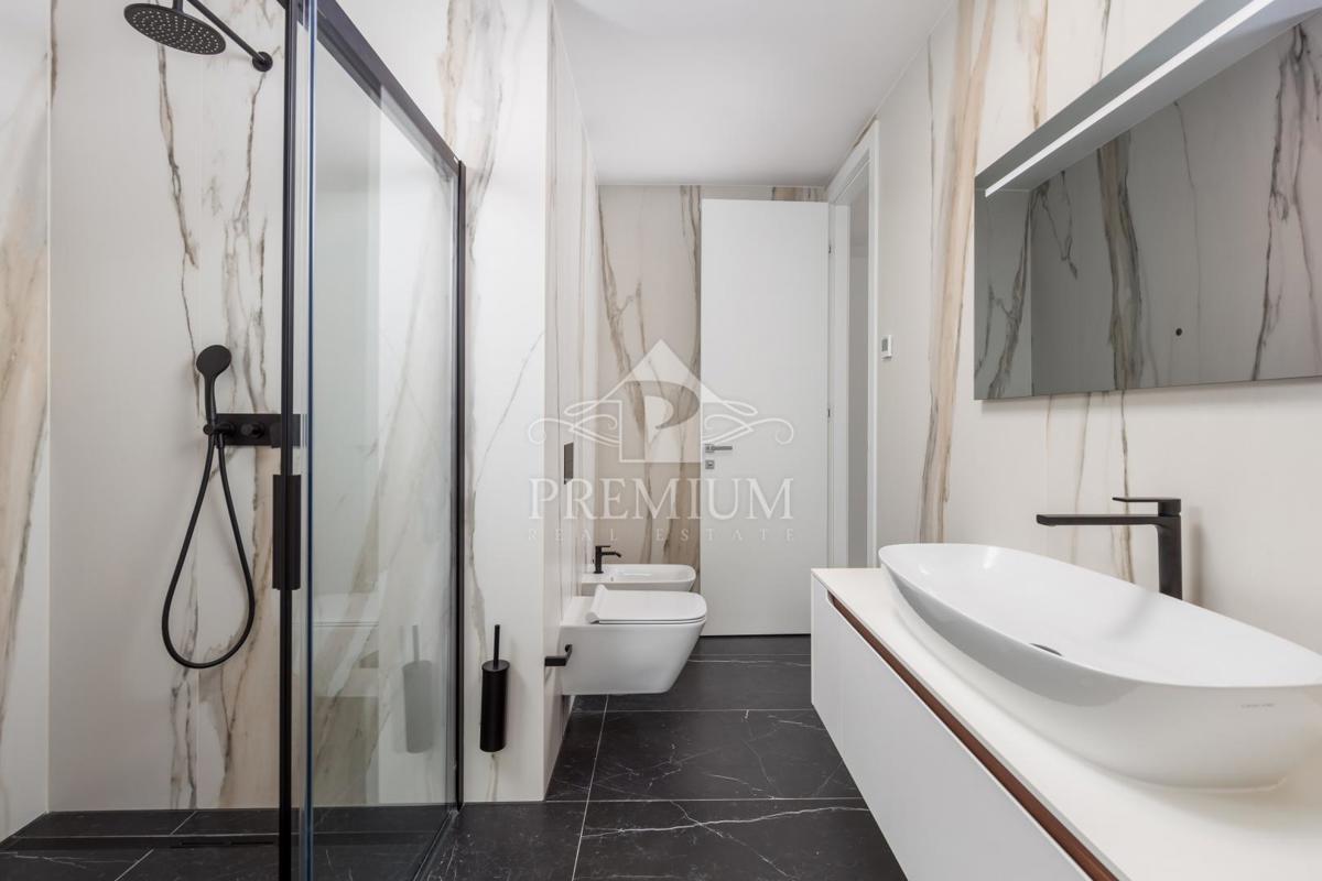 PENTHOUSE Z BAZENOM, DVIGALOM, GARAŽO, RAZGLED