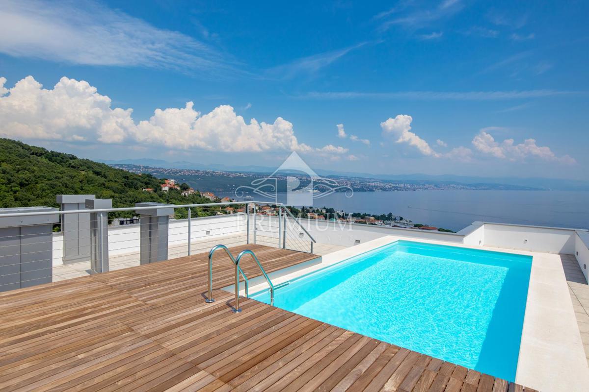 PENTHOUSE Z BAZENOM, DVIGALOM, GARAŽO, RAZGLED