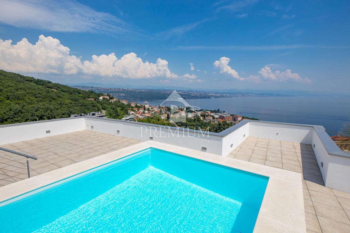 PENTHOUSE Z BAZENOM, DVIGALOM, GARAŽO, RAZGLED