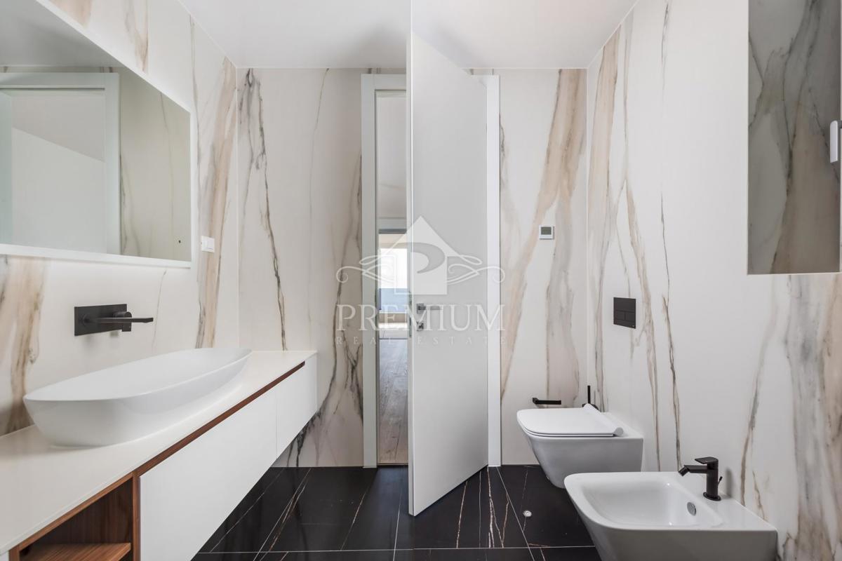 PENTHOUSE Z BAZENOM, DVIGALOM, GARAŽO, RAZGLED