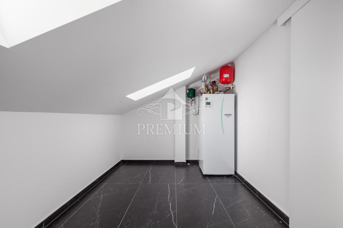PENTHOUSE Z BAZENOM, DVIGALOM, GARAŽO, RAZGLED