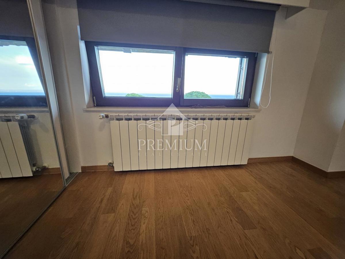 DVOETAŽNO STANOVANJE, GARAŽA, BLIŽINA MORJA