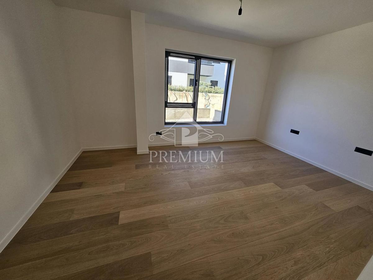 NOVOZGRAJENO STANOVANJE, GARAŽA, DVIGALO, RAZGLED