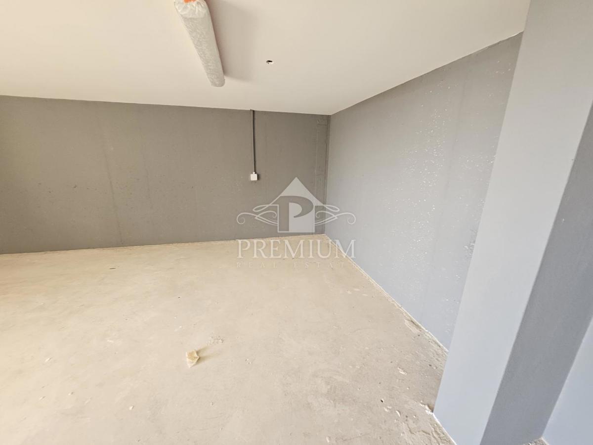 NOVOZGRAJENO STANOVANJE, GARAŽA, DVIGALO, RAZGLED