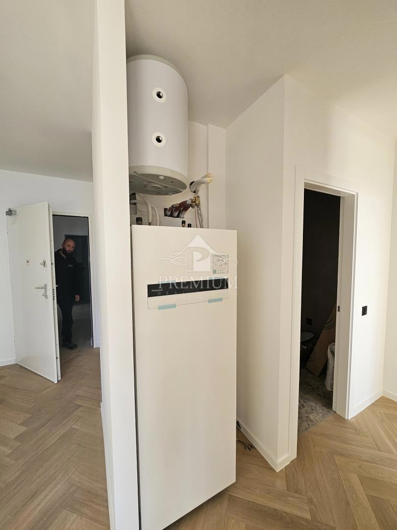 NOVOZGRAJENO STANOVANJE, GARAŽA, DVIGALO, RAZGLED