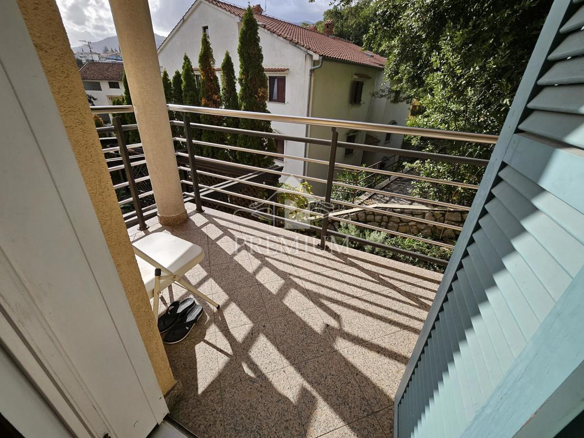 STANOVANJE NA MIRNI LOKACIJI, RAZGLED, GARAŽA