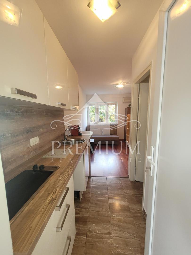 GARSONJERA, 16 m2, blizu centra