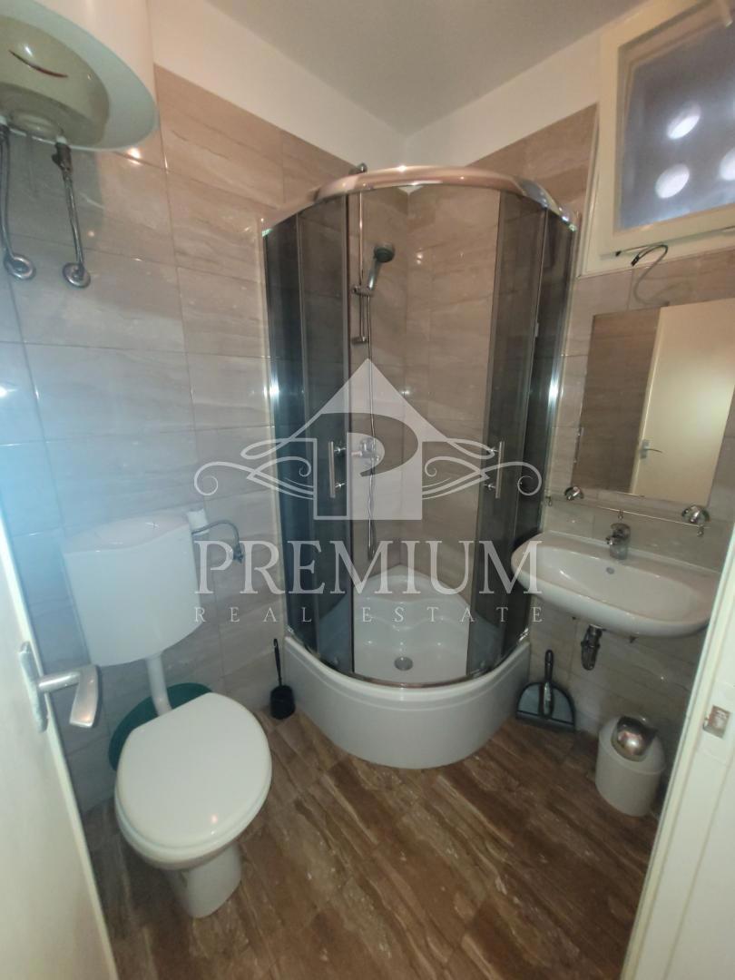 GARSONJERA, 16 m2, blizu centra