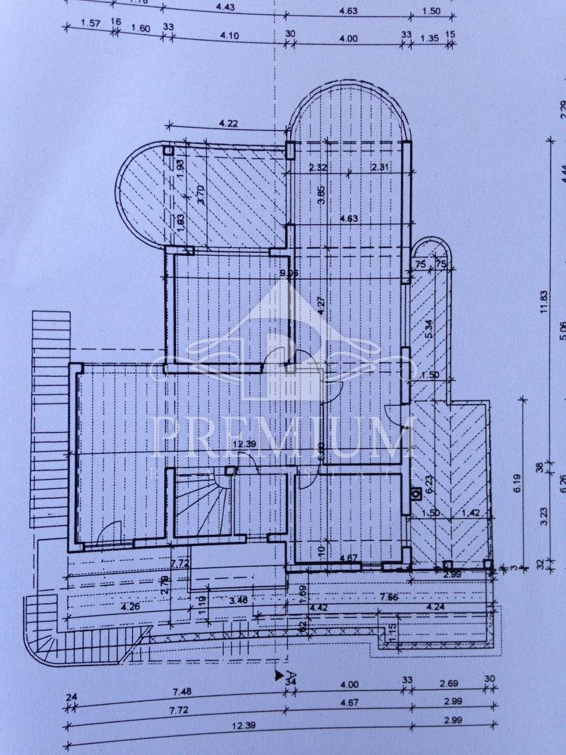 ATRAKTIVNO STANOVANJE 170,45 m2, NA ENKRATNI LOKACIJI,