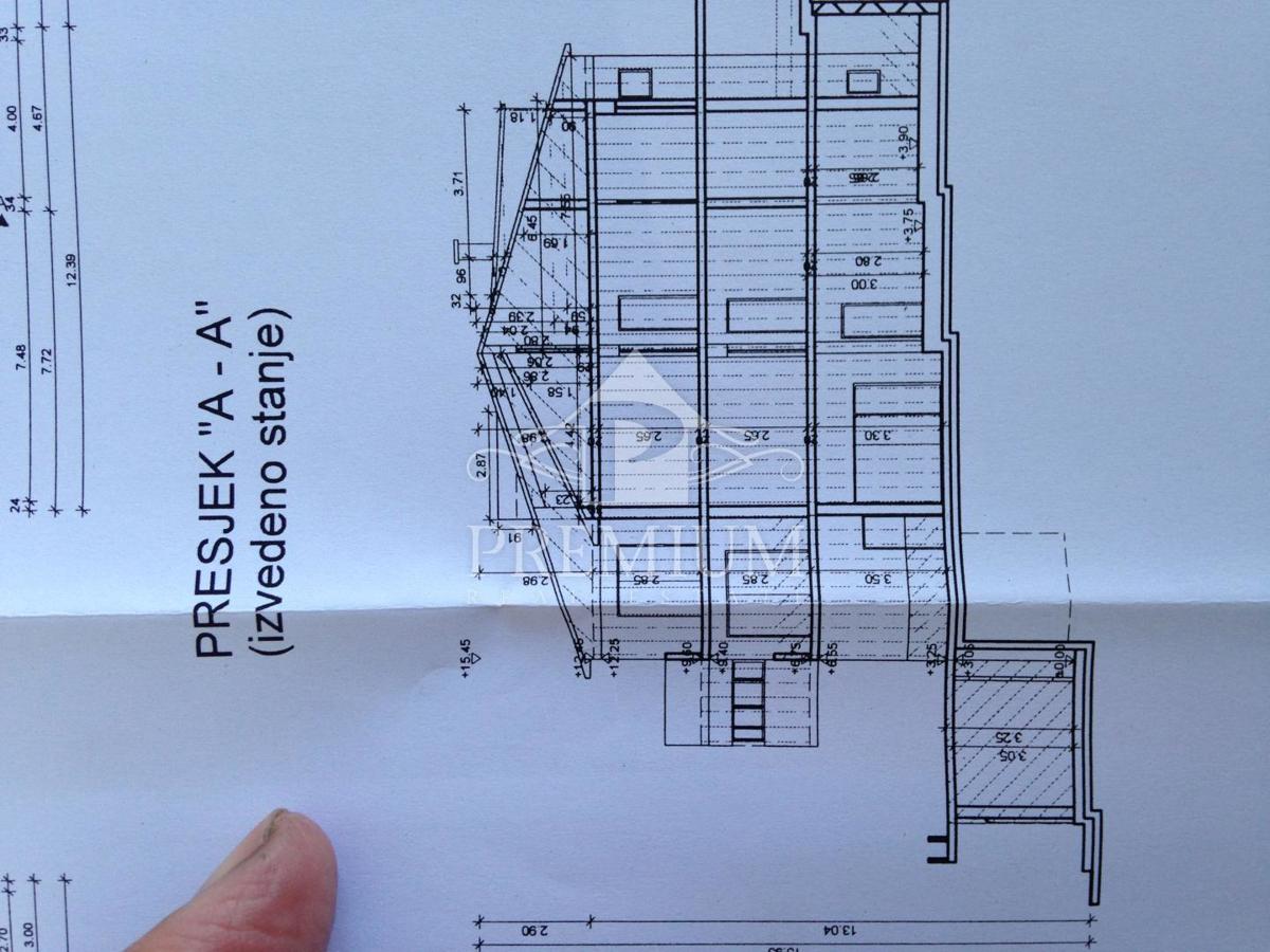 ATRAKTIVNO STANOVANJE 170,45 m2, NA ENKRATNI LOKACIJI,